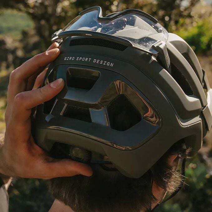 Montaro Mips III Helmet Specs