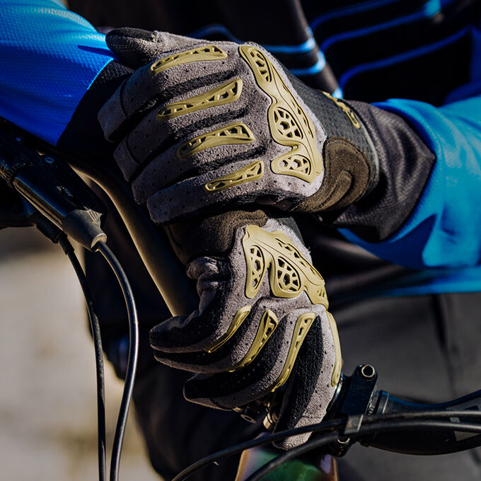 Gnar Glove Details