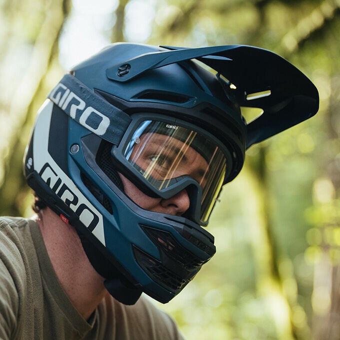 Insurgent Spherical Helmet Specs