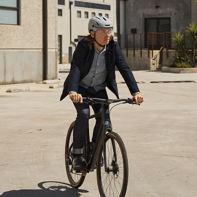 Evoke Mips LED Helmet Details