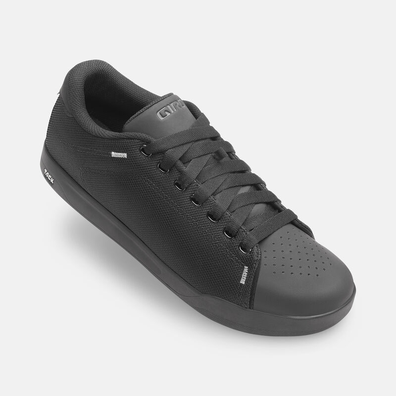 Deed Shoe