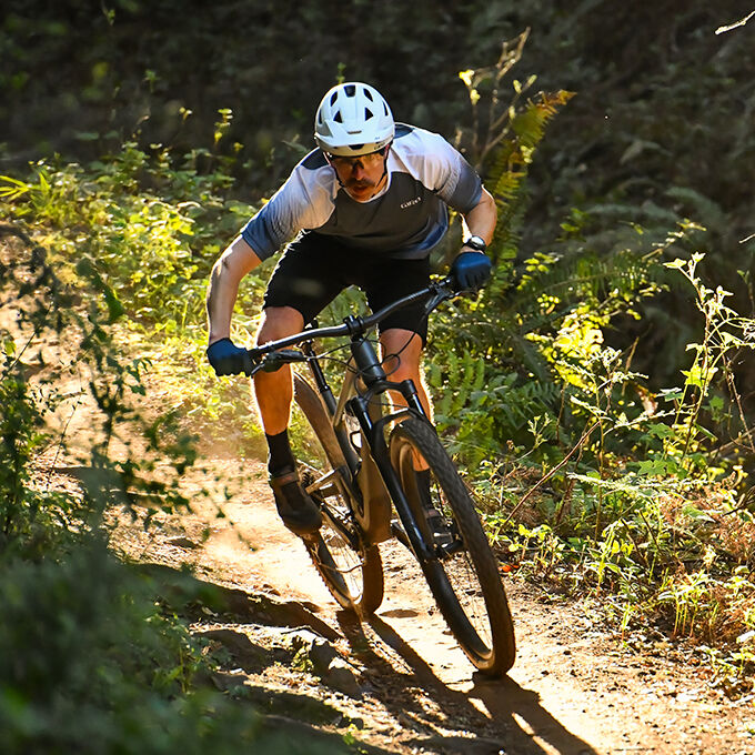 Men's Arc Short Mid Specs