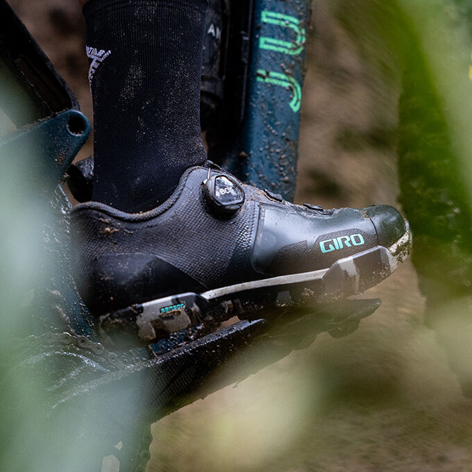 Women's Formula Shoe Details