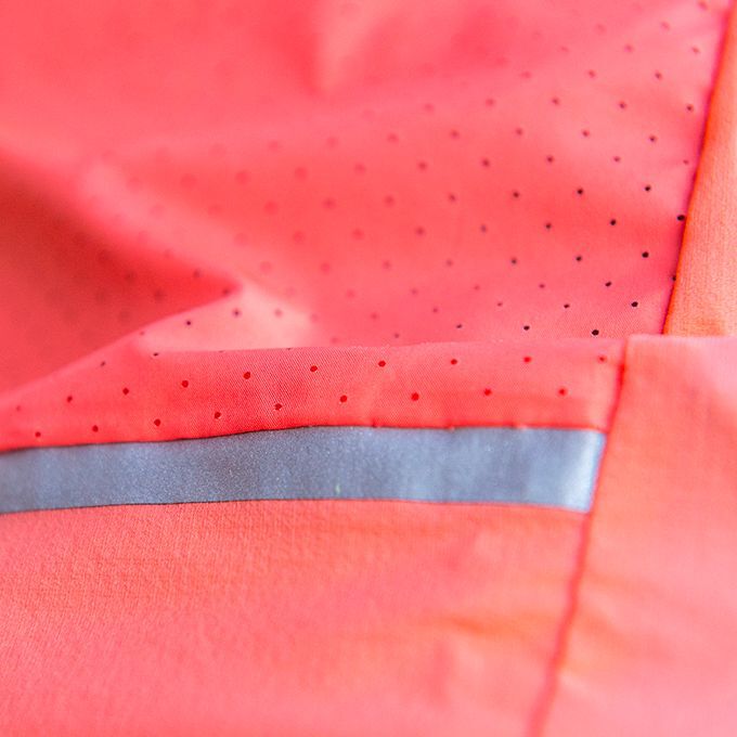 Men's Chrono Expert Wind Jacket Details