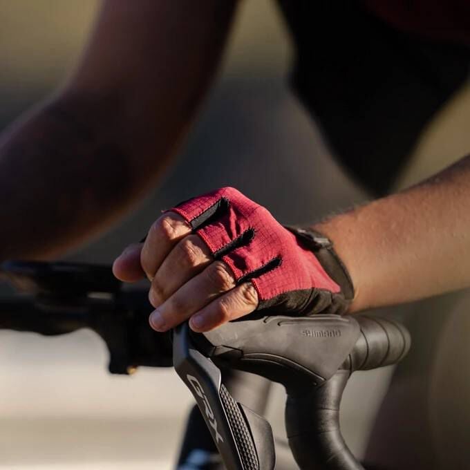 Women's Tessa II Gel Glove Specs