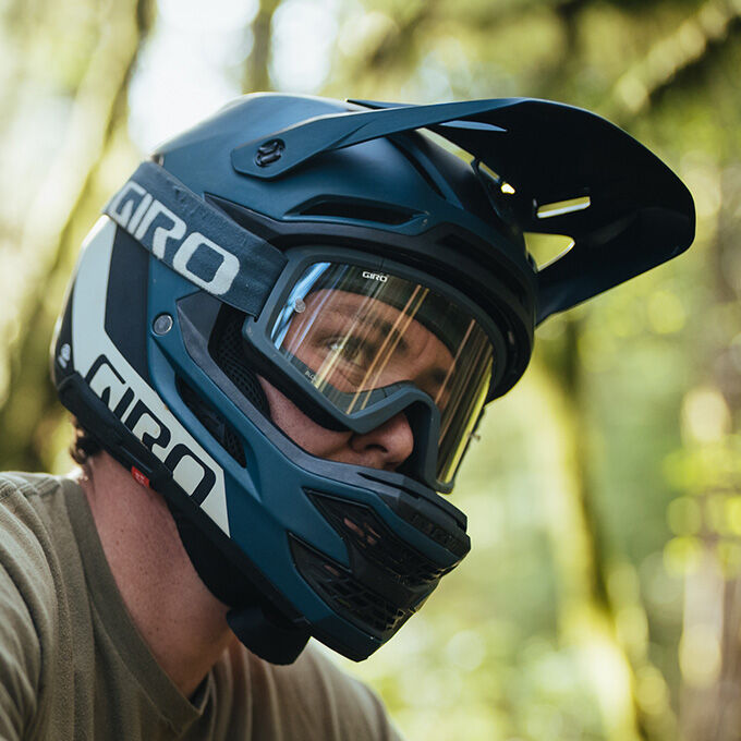 Insurgent Spherical Helmet Specs