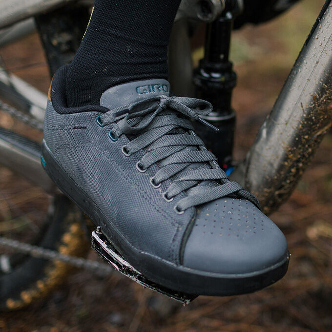 Deed Shoe Details