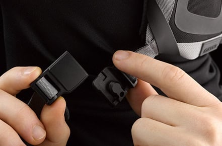 FIDLOCK® MAGNETIC BUCKLE CLOSURE.