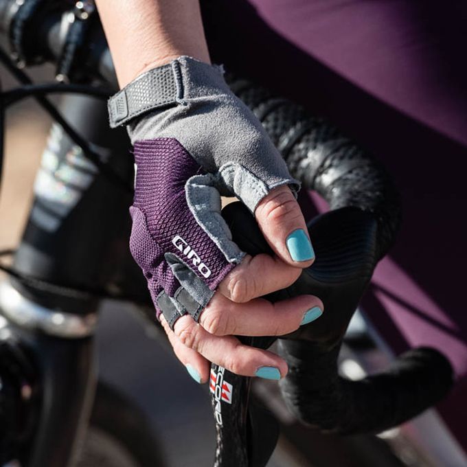Giro Tessa Gel Women's Cycling Gloves Size Medium Black New with Tags
