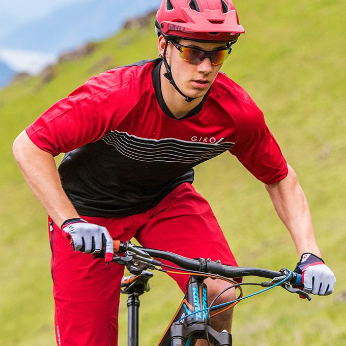 Men's Roust Jersey Details