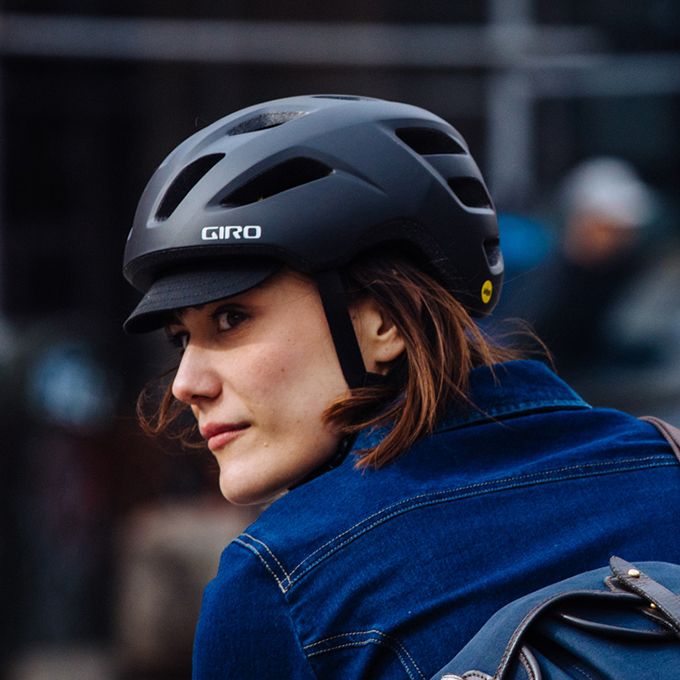 Trella MIPS Helmet Specs